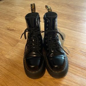 Dr. Martens jadon